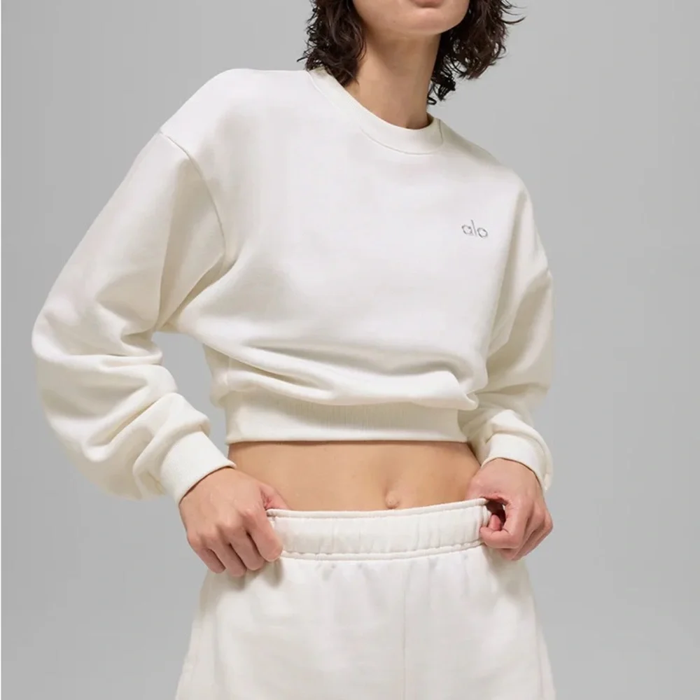 Alo Cropped Accolade Crewneck - Picture 5 of 5